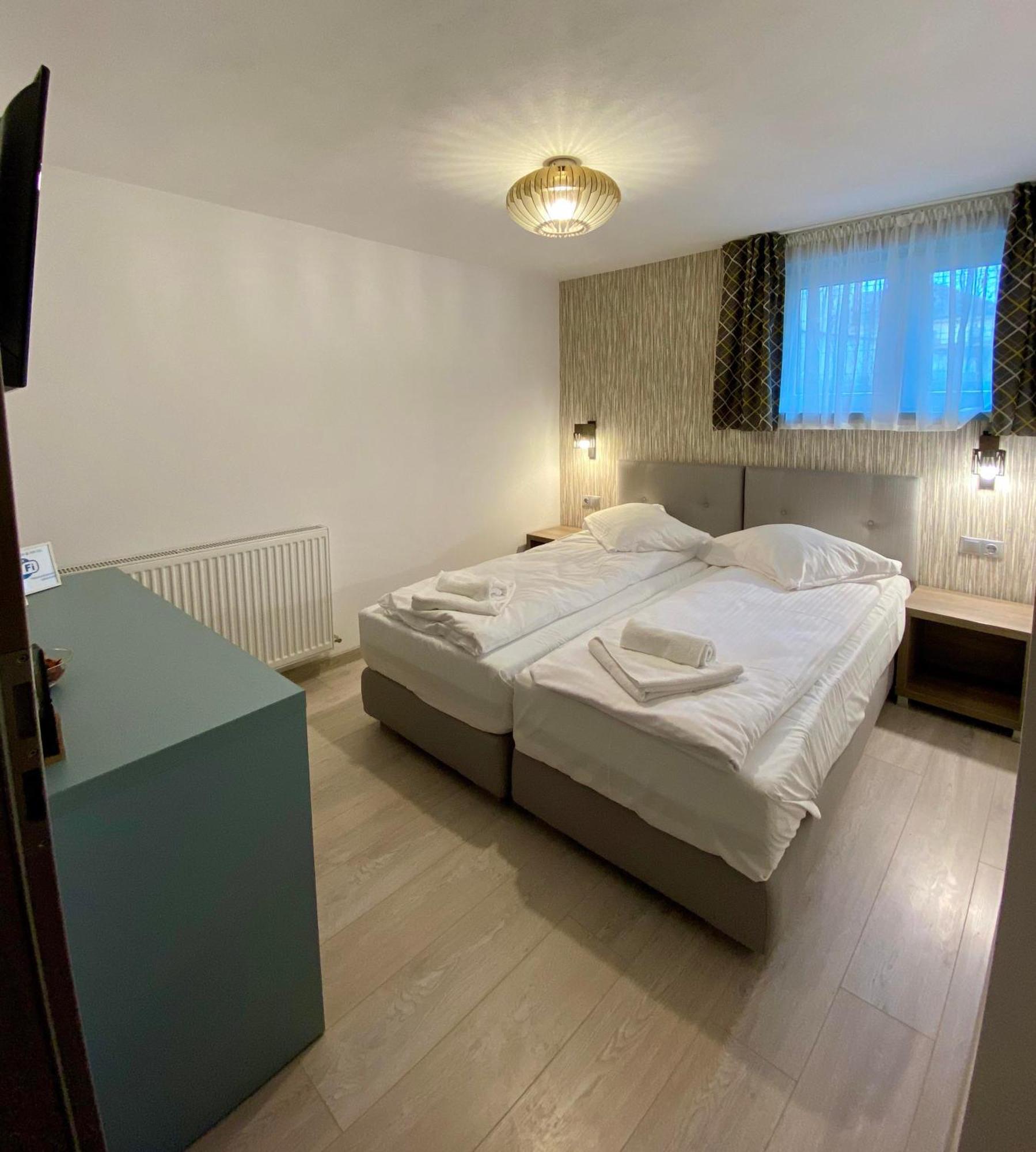 Hotel Adi&Nicol à Sibiu Extérieur photo